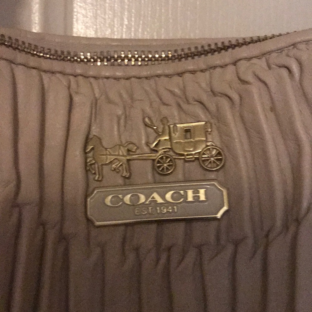 Coach purse - Picture 2 of 7